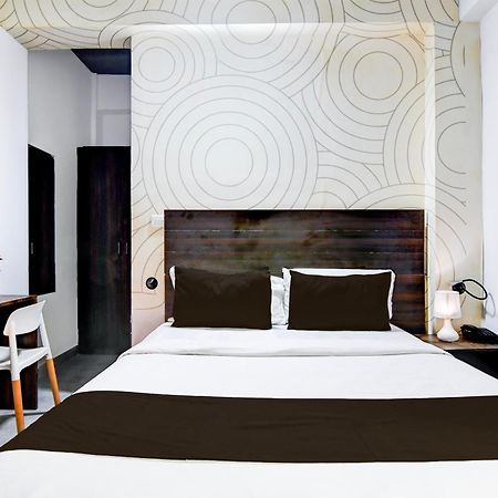 Super Townhouse Chandrasekharpur Bhubaneswar Esterno foto