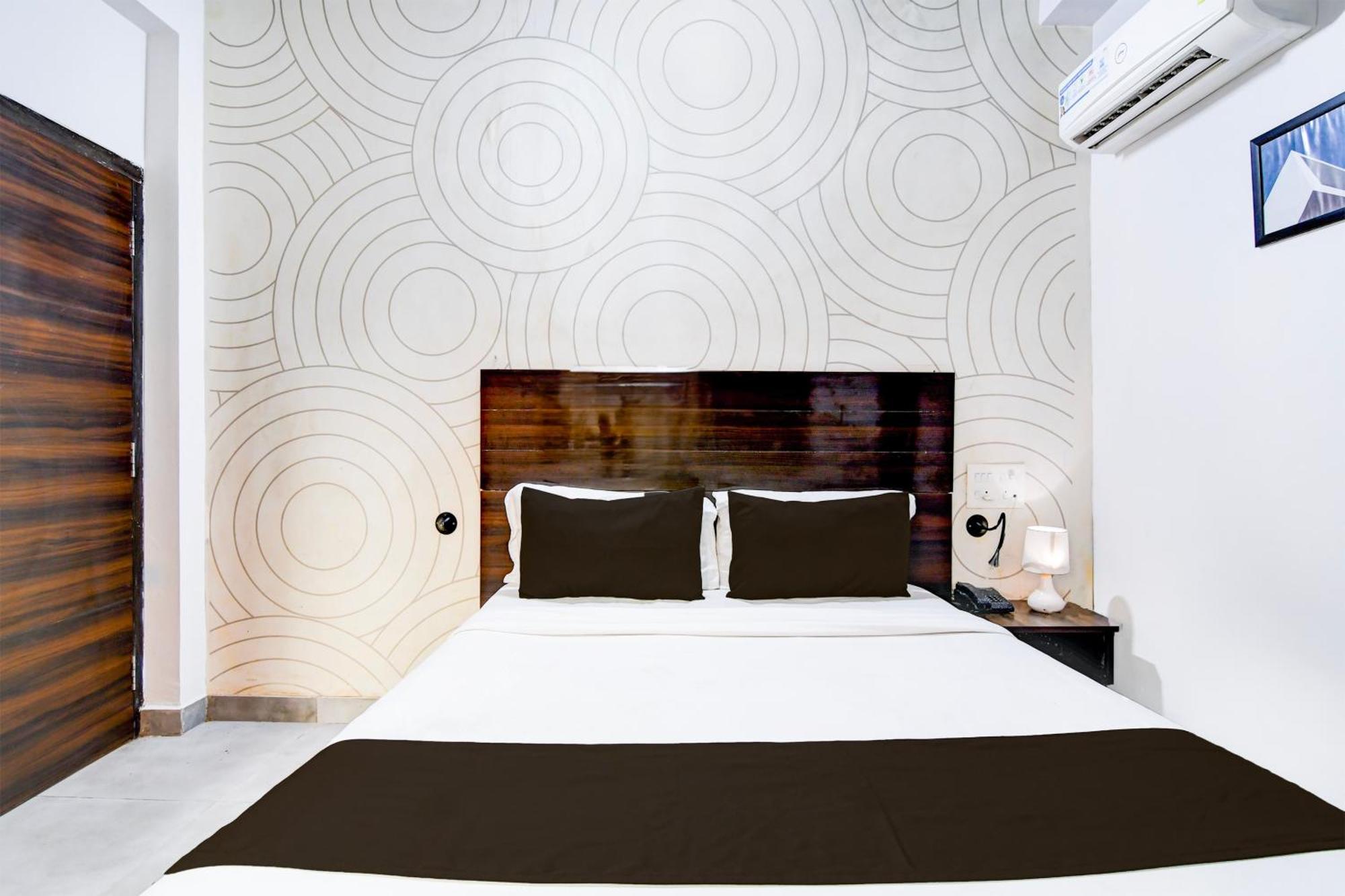 Super Townhouse Chandrasekharpur Bhubaneswar Esterno foto