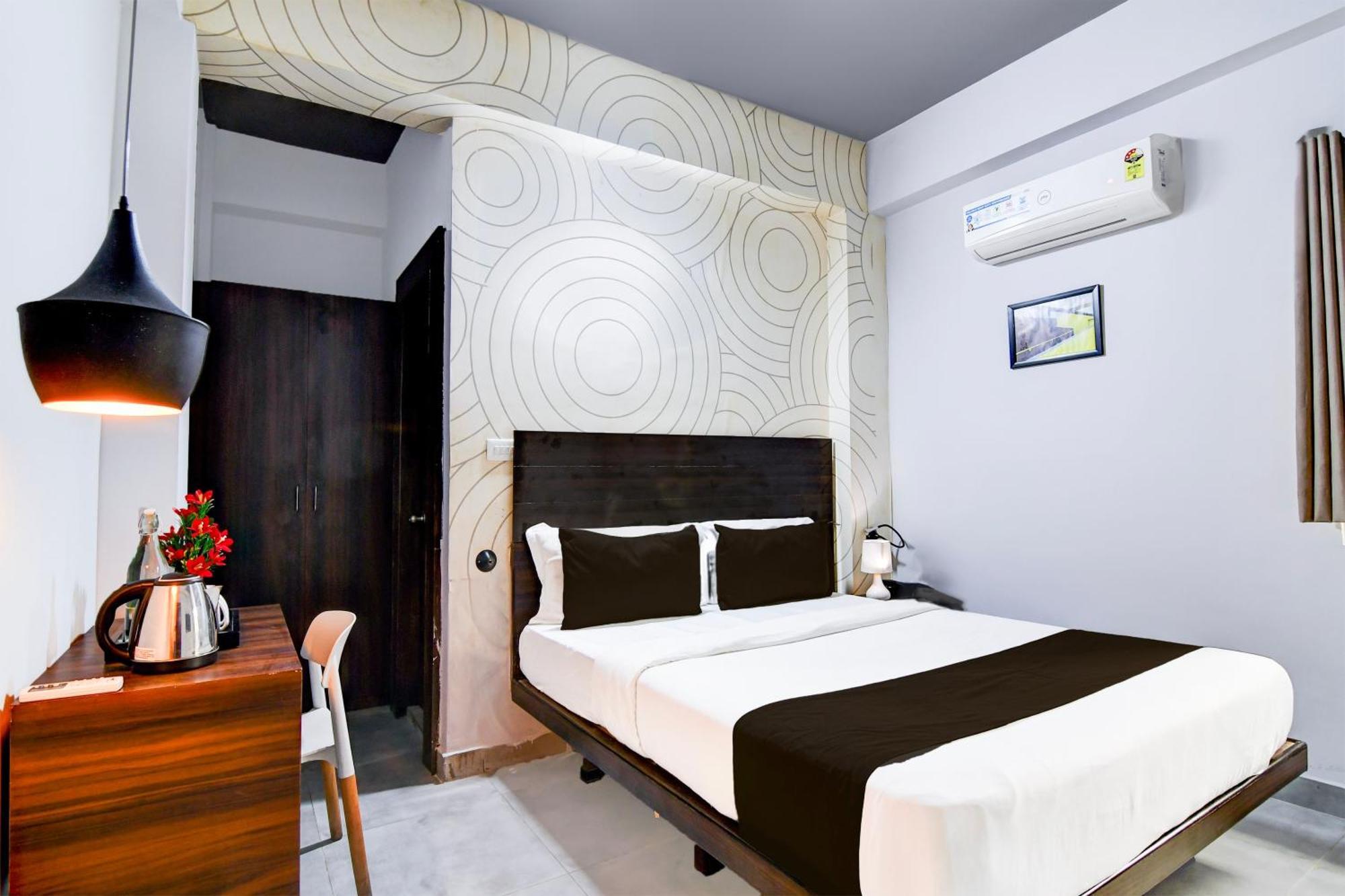 Super Townhouse Chandrasekharpur Bhubaneswar Esterno foto